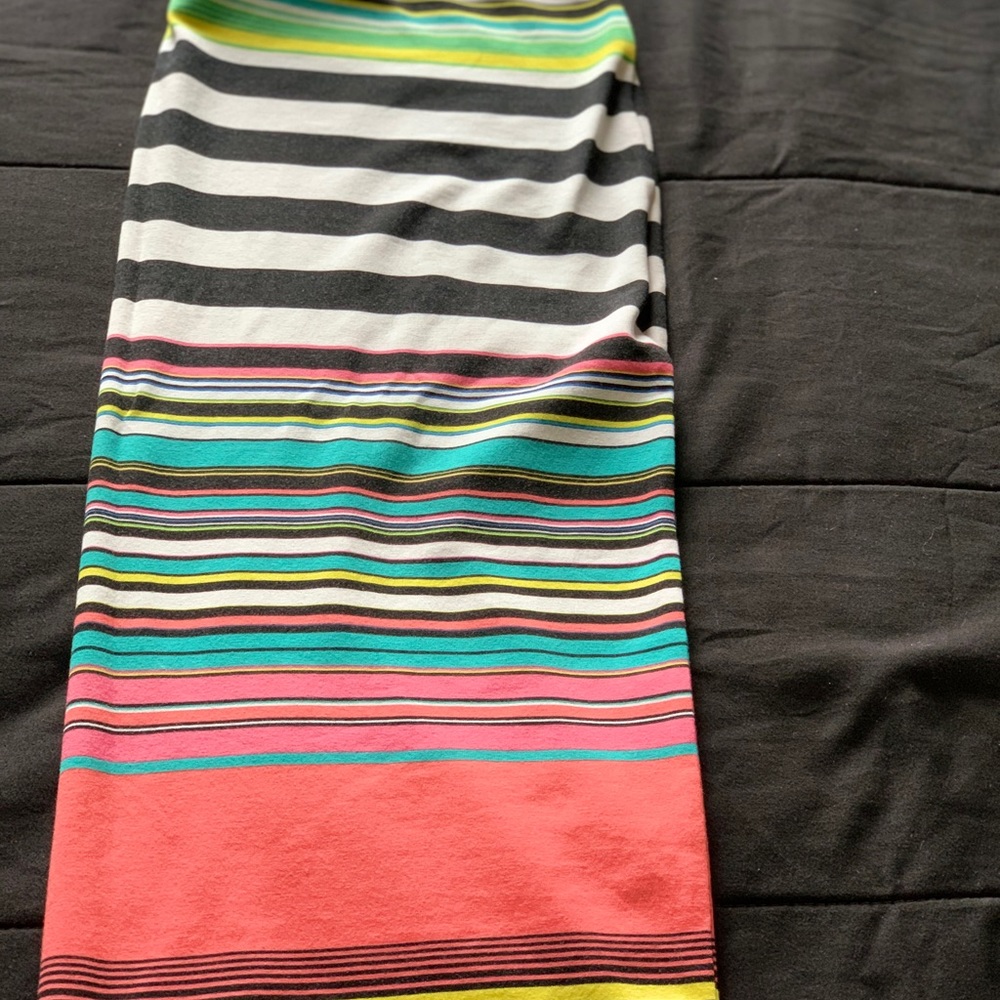 Long fitted skirt
